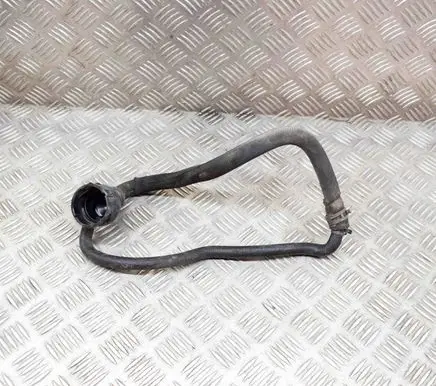 Coolant pipe/hose