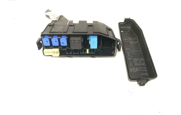 Nissan Qashqai Fuse module 243824BE0B