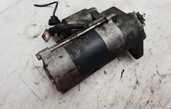 Nissan Navara D40 Starter motor M8T76071ZEE
