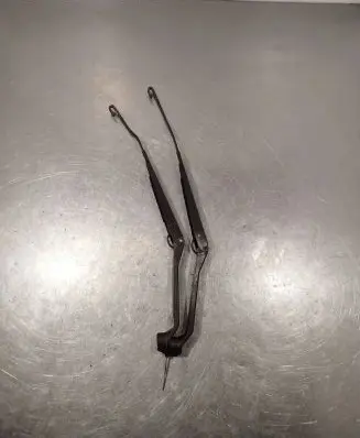 Suzuki Grand Vitara II Front wiper blade arm