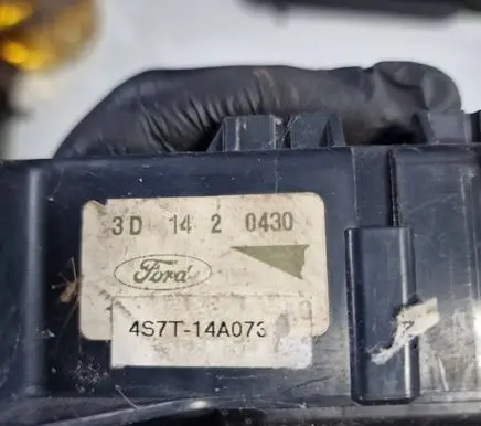 Ford Mondeo Mk III Fuse module 4S7T14A073aa 3D1420430