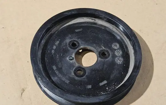 BMW 5 E60 E61 Power steering pump pulley 7787106