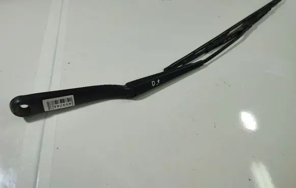 Rover 75 Front wiper blade arm 