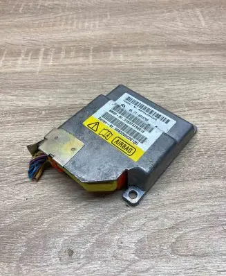 BMW 5 E34 Airbag control unit/module 8374799