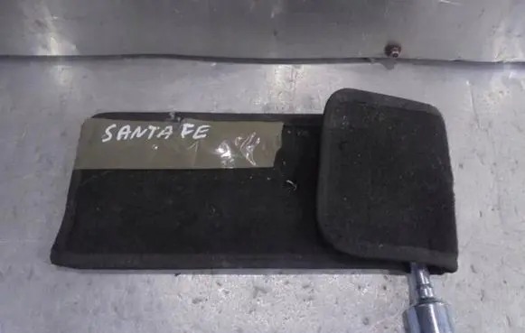 Hyundai Santa Fe Wheel nut wrench 