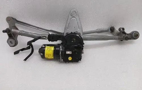 Ferrari Purosangue Front wiper linkage and motor