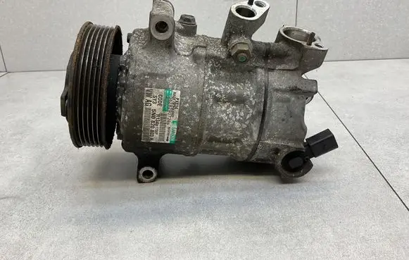 Volkswagen Polo V 6R Air conditioning (A/C) compressor (pump) 5N0820803H