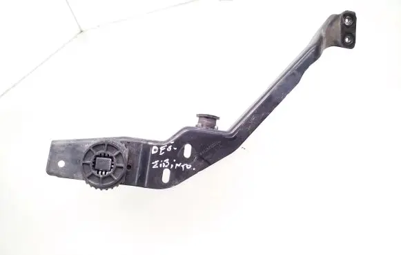 Mercedes-Benz C W204 Headlight/headlamp mounting bracket 204620596
