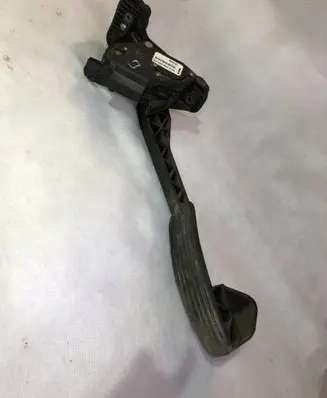 Volvo S60 Accelerator throttle pedal 30636004