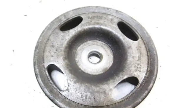 Volkswagen Golf V Crankshaft pulley 03C105255E