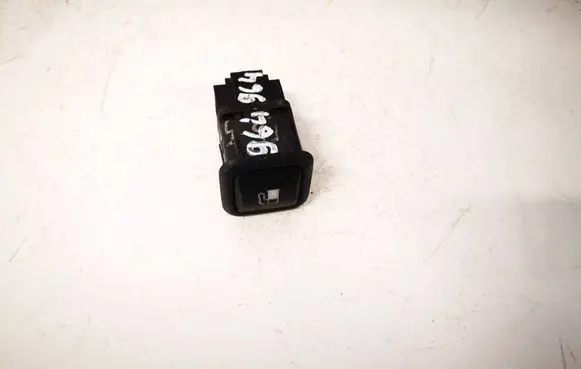 Volkswagen Golf IV Fuel tank opening switch 3B0959833A