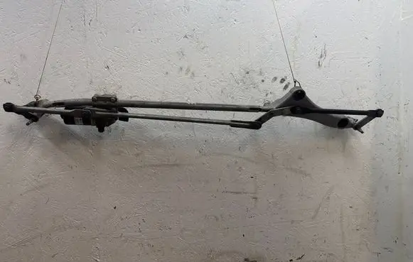 Mercedes-Benz B W245 Front wiper linkage and motor A1698200300