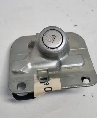 Volvo S80 Tailgate exterior lock 30699288