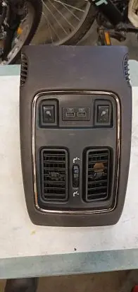 Jeep Grand Cherokee Rear air vent grill X96006401BL