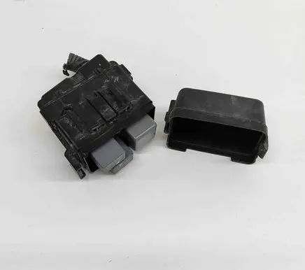 Toyota Auris E180 Fuse module 8274112080