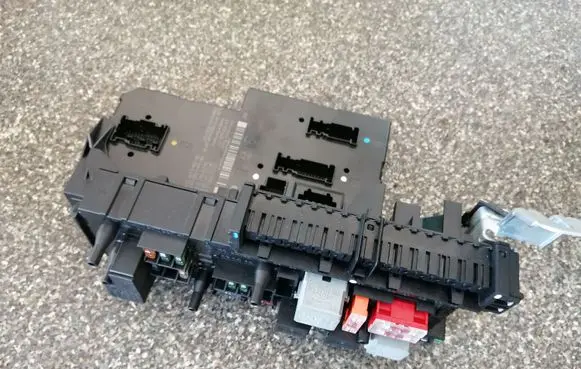 Mercedes-Benz E W212 Fuse module 2129004201 2125453032