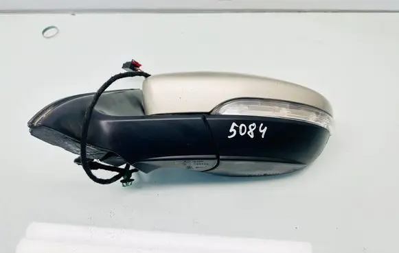Volkswagen Jetta VI Front door electric wing mirror E11026658 A053153