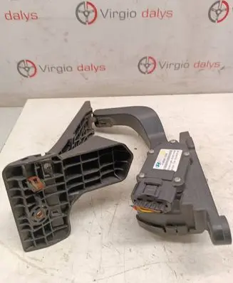Hyundai ix35 Accelerator throttle pedal 327272s000