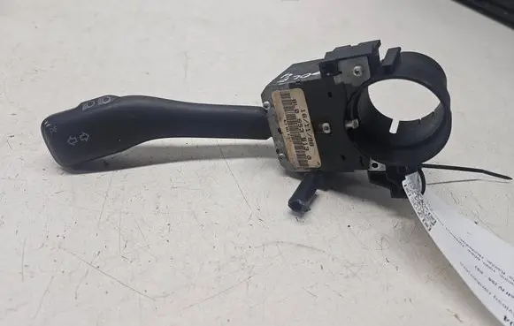 Volkswagen Golf IV Indicator stalk 8L0953513G