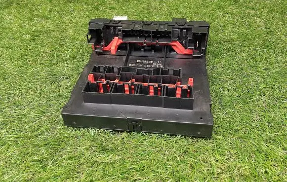 Audi A3 S3 8P Power management control unit 8P0907279C