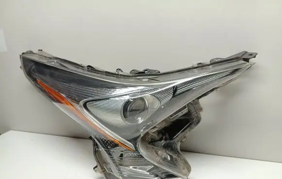 Toyota Prius (XW50) Headlight/headlamp