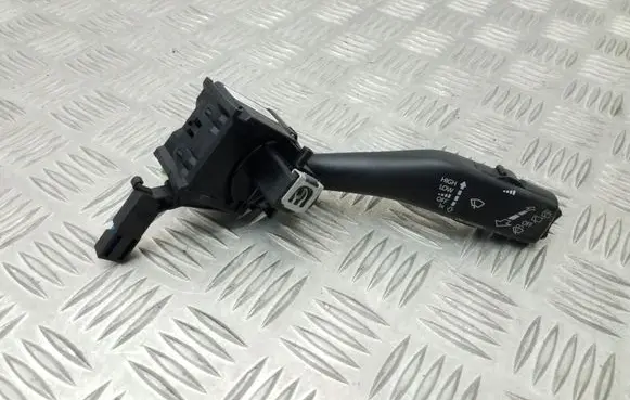 Volkswagen Tiguan Wiper control stalk 1K0953519J
