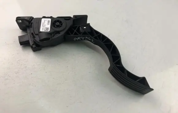 Volvo V40 Accelerator throttle pedal bracket 31280595