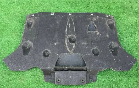 Audi A8 S8 D4 4H Engine splash shield/under tray 4H0825236L