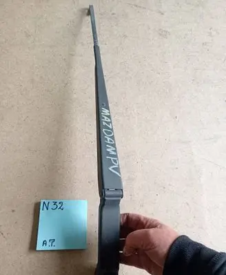 Mazda MPV II LW Front wiper blade arm 596465
