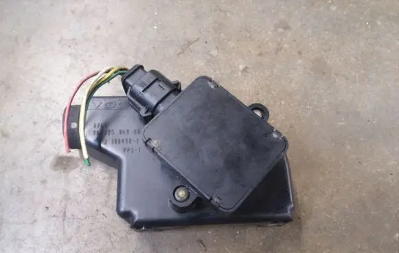Peugeot 406 Accelerator throttle pedal 9632506980
