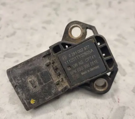 Volkswagen PASSAT B7 Air pressure sensor 03G906051E 0281002977 111201T102605A