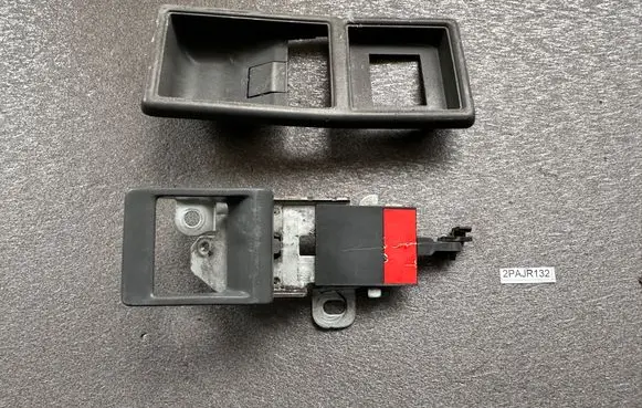 Mitsubishi Pajero Tailgate trunk handle MB669473