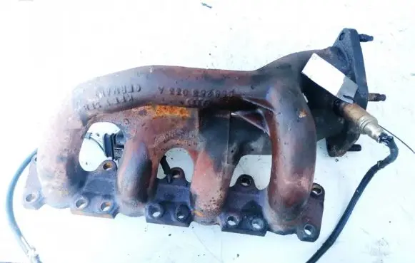 Audi A4 S4 B5 8D Exhaust manifold 058253033a
