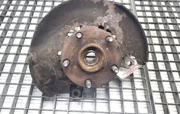 Toyota RAV 4 (XA20) Front wheel hub spindle knuckle 