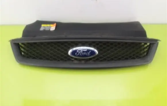 Ford Focus Front bumper upper radiator grill