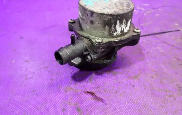 Nissan Qashqai Vacuum pump