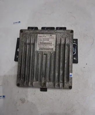 Renault Clio III Engine control unit/module ECU 8200399038