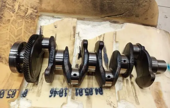BMW 5 E60 E61 Crankshaft 7798473 779847403 0307052902394