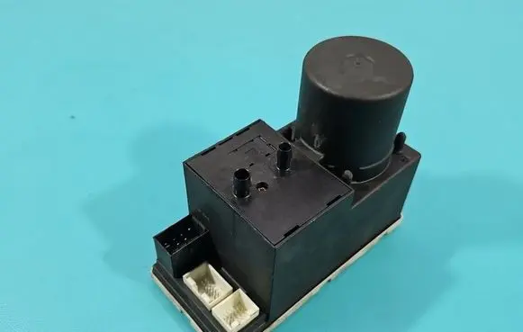 Audi A3 S3 8L Central locking vacuum pump 8L0862257L IMPRK1567484