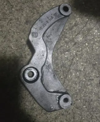 BMW 5 E39 Generator/alternator bracket 2248561