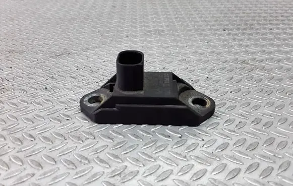 Mercedes-Benz S W220 Airbag deployment crash/impact sensor 0015428018
