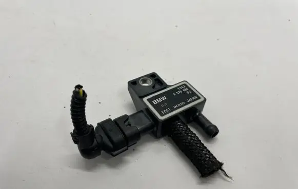 BMW 3 G20 G21 Exhaust gas pressure sensor 8570686