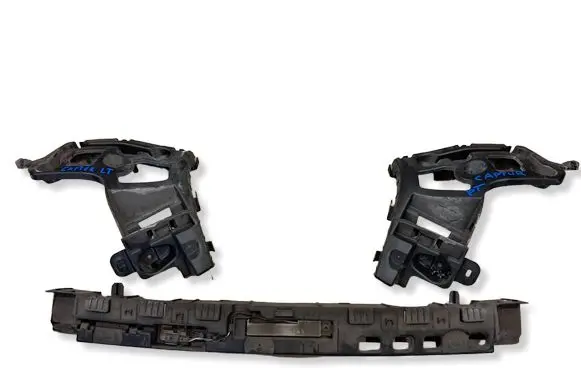 Renault Captur Rear bumper mounting bracket 850427020R 852233250R 852220257R