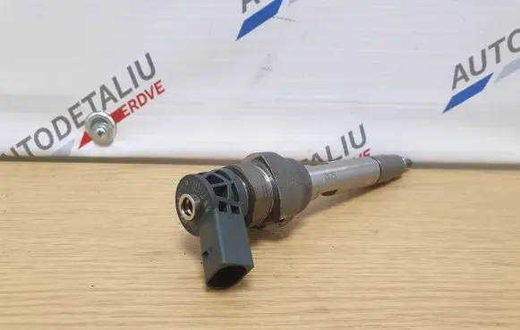BMW 2 F22 F23 Fuel injector 8514146 0445110613