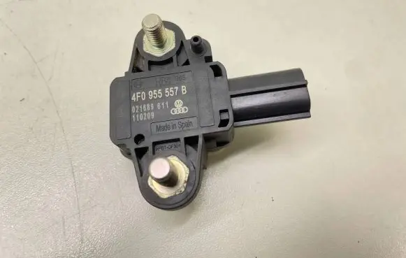 Audi A6 S6 C6 4F Airbag deployment crash/impact sensor 4F0955557B