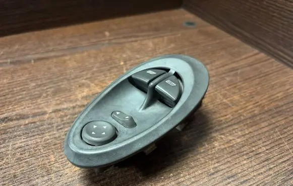 Iveco Daily 3rd gen Electric window control switch 500321137 A223