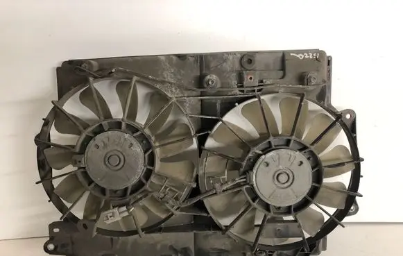 Lexus IS 220D-250-350 Radiator cooling fan shroud