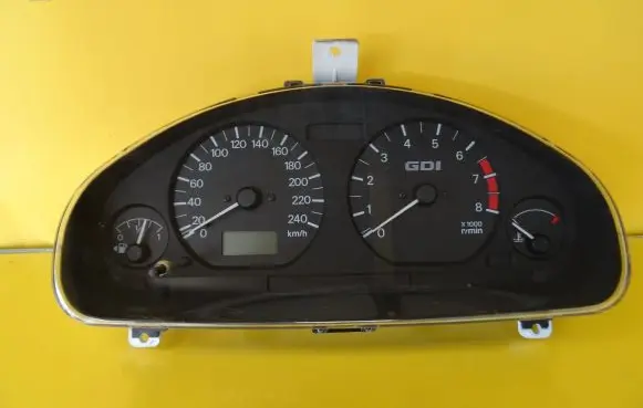 Mitsubishi Carisma Speedometer (instrument cluster) MR506491