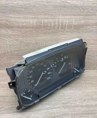 Volkswagen Golf III Speedometer (instrument cluster) 1H0919860E 6160633041