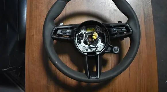 Porsche 992 Steering wheel F132